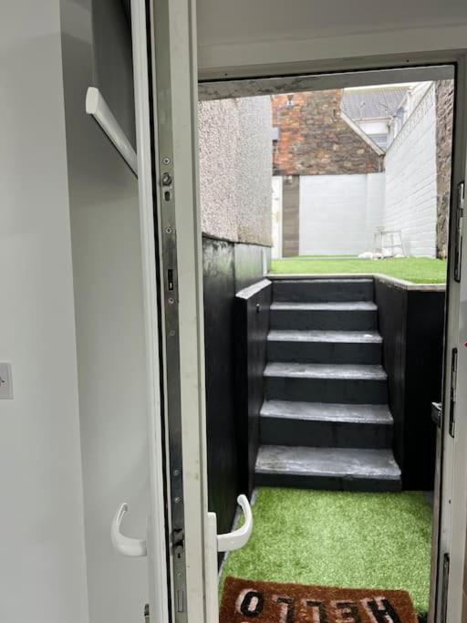 Studio Flat Twin - Town Centre Merthyr Tydfil Buitenkant foto